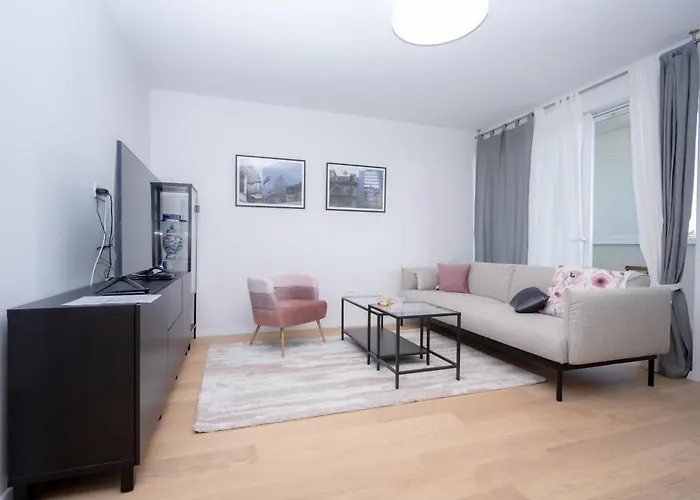 Billie Holiday Apartment With Balcony